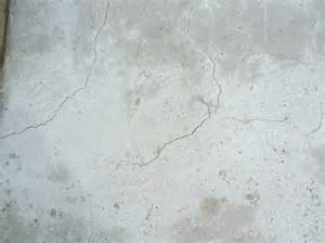 白い 粉 コンクリート 土間の補修方法とは？主なトラブルと、おすすめのDIY補修の方法